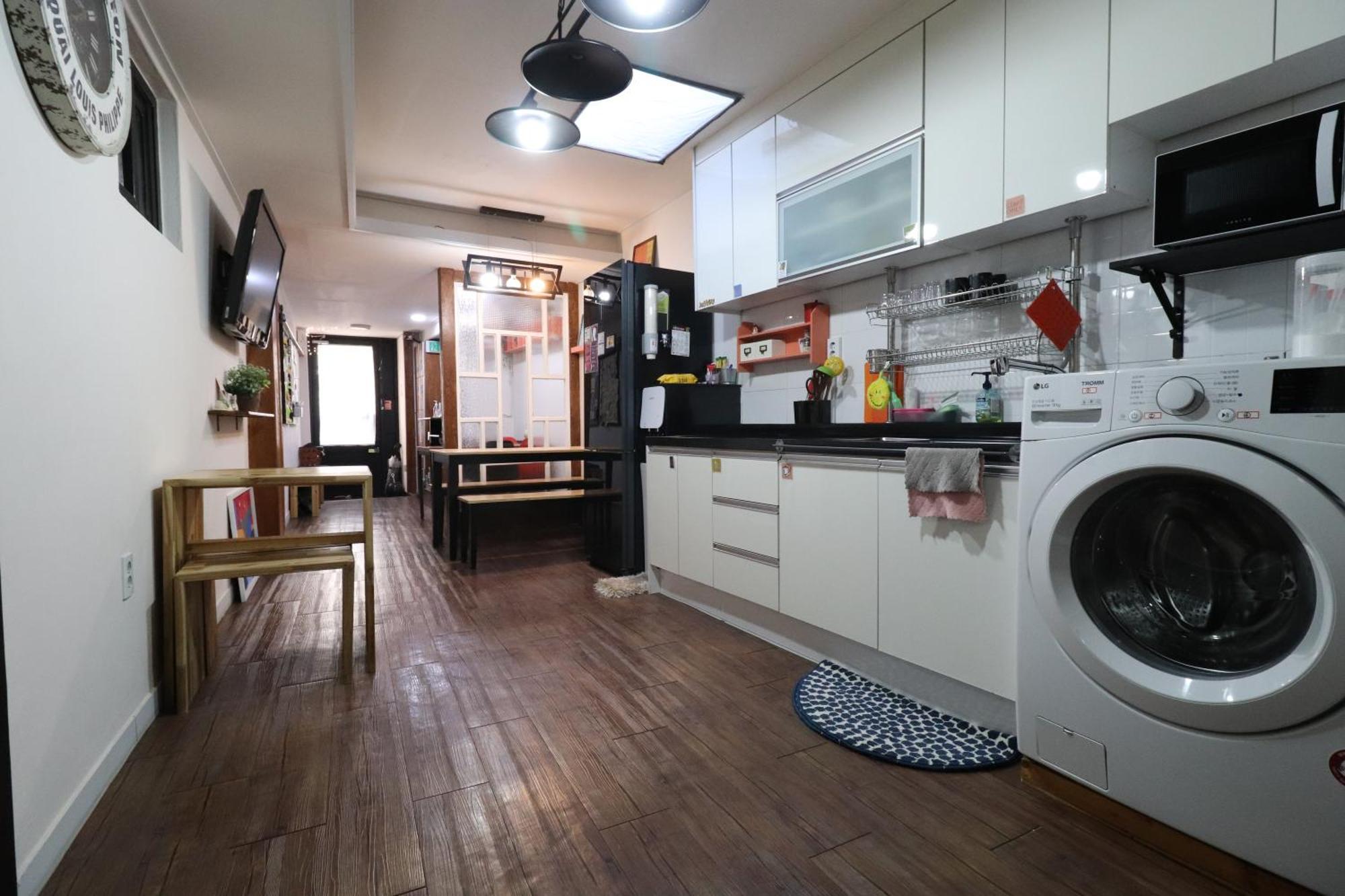 Just4U Guesthouse Seoul Exterior photo