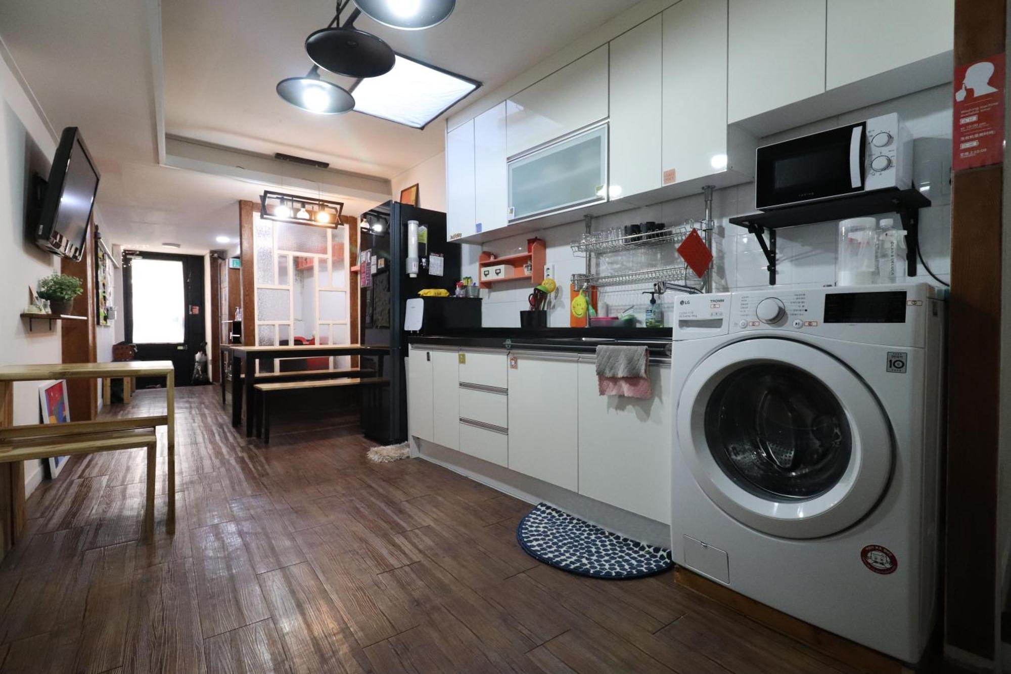 Just4U Guesthouse Seoul Exterior photo